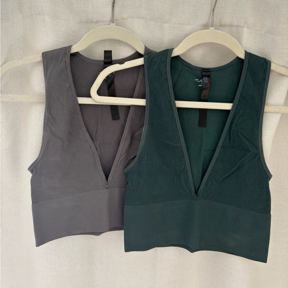 Urban Outfitters v-neck crop top bundle